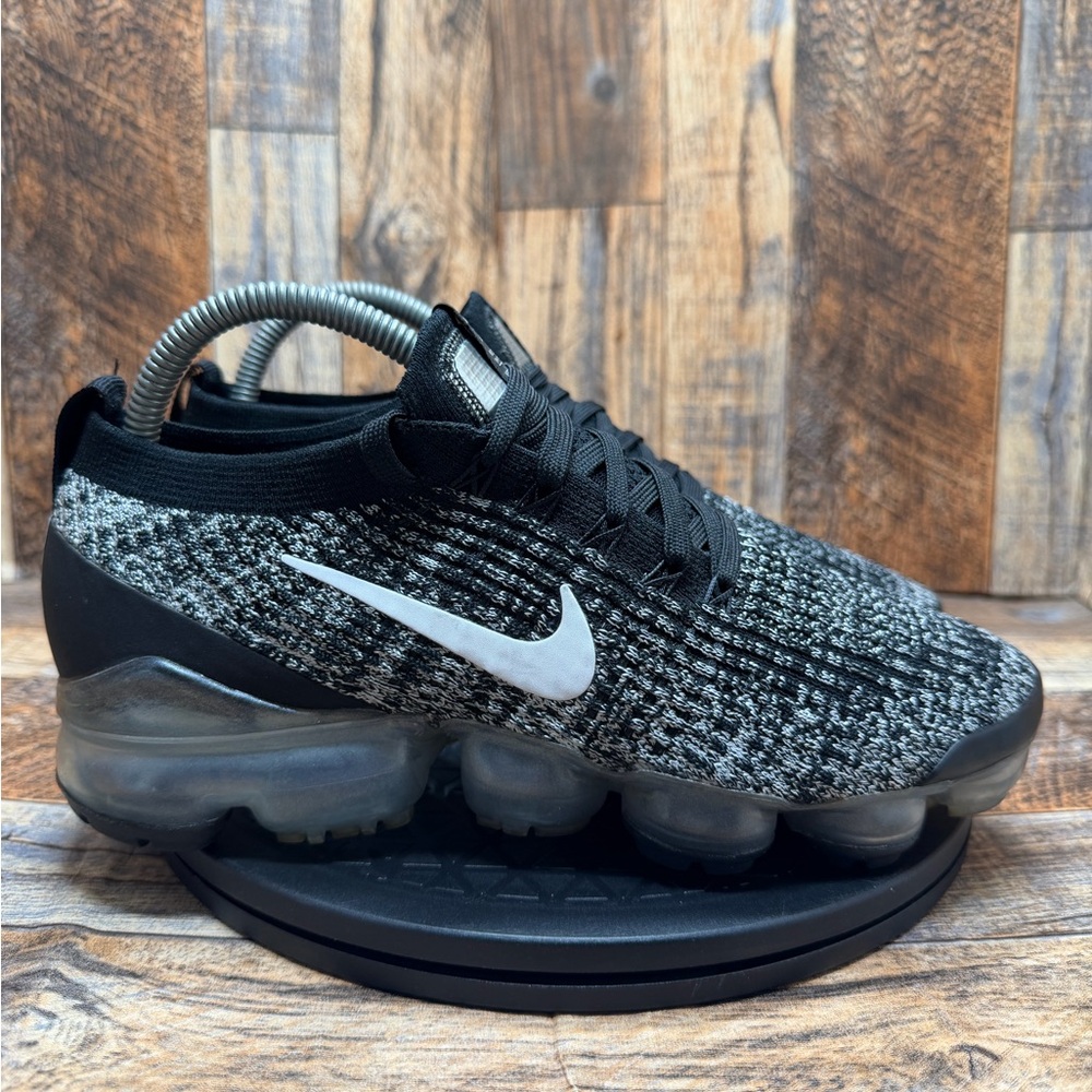 Nike Air Vapor Max Flyknit 3 Oreo Women’s US Size 8 Sneakers